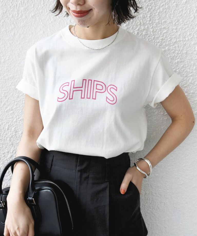 SHIPS for women「《一部追加予約》【WEB限定】 SHIPS ラウンド プリント ロゴ TEE」|Tシャツ・カットソー|