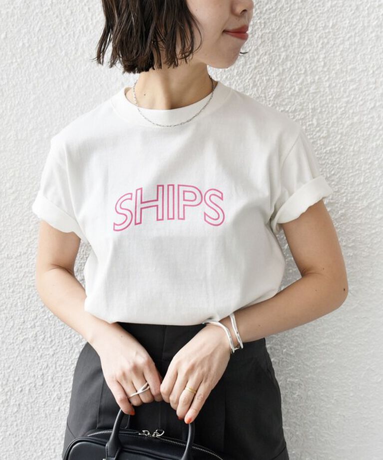 SHIPS for women「《一部追加予約》【WEB限定】 SHIPS ラウンド プリント ロゴ TEE」|Tシャツ・カットソー|