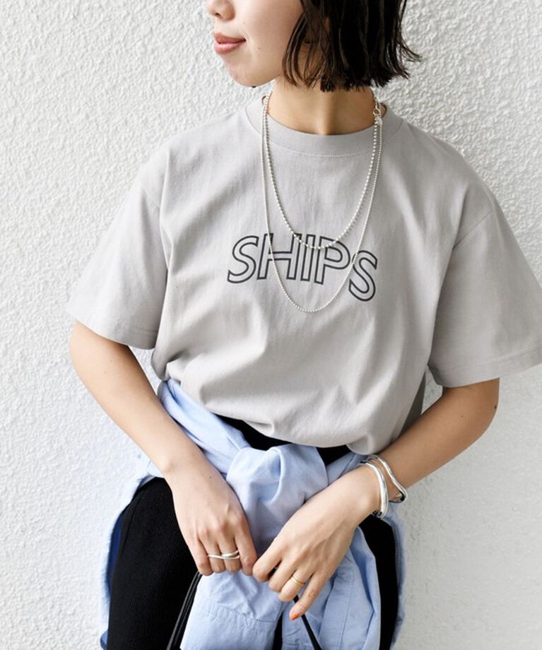 SHIPS for women「《一部追加予約》【WEB限定】 SHIPS ラウンド プリント ロゴ TEE」|Tシャツ・カットソー|