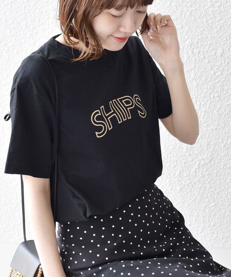 SHIPS for women「《一部追加予約》【WEB限定】 SHIPS ラウンド プリント ロゴ TEE」|Tシャツ・カットソー|