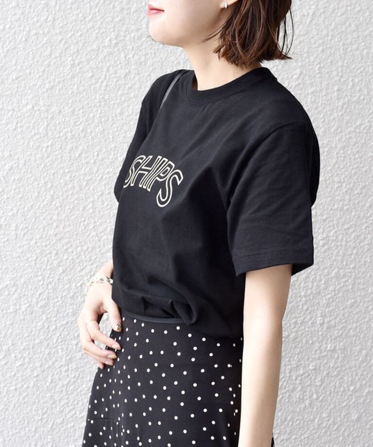 SHIPS for women「《一部追加予約》【WEB限定】 SHIPS ラウンド プリント ロゴ TEE」|Tシャツ・カットソー|