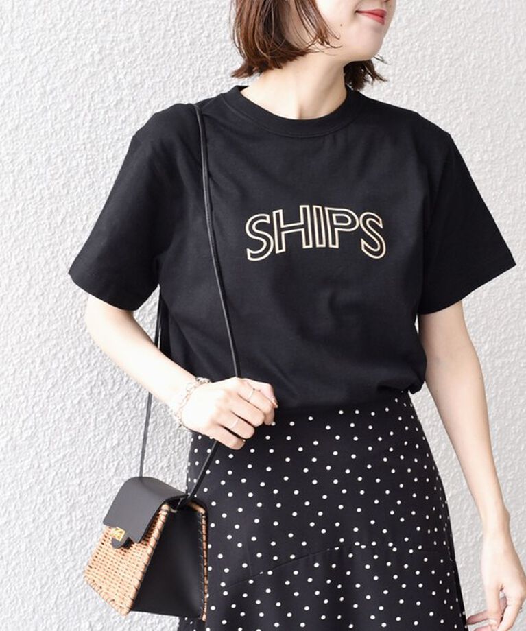 SHIPS for women「《一部追加予約》【WEB限定】 SHIPS ラウンド プリント ロゴ TEE」|Tシャツ・カットソー|