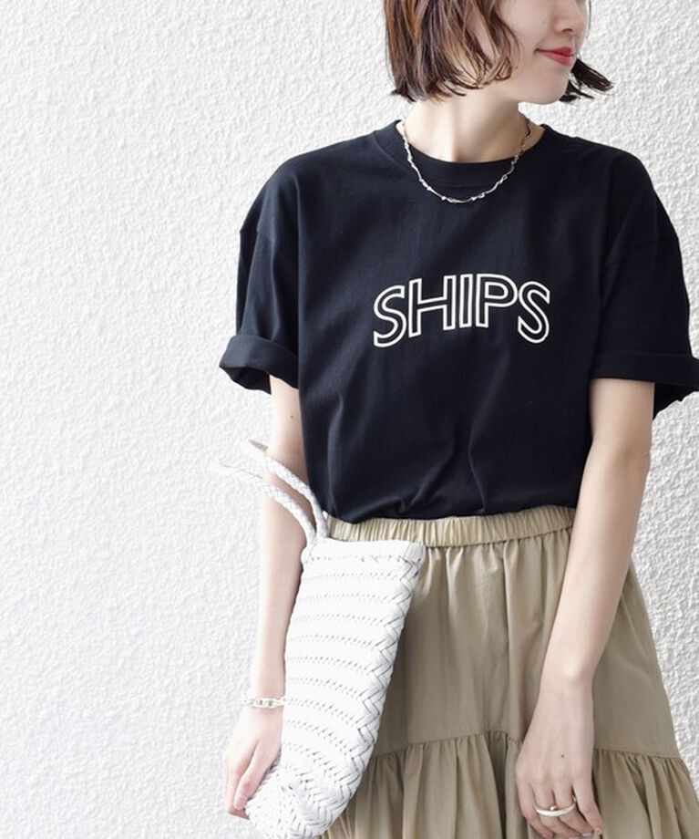 SHIPS for women「《一部追加予約》【WEB限定】 SHIPS ラウンド プリント ロゴ TEE」|Tシャツ・カットソー|ブラック系