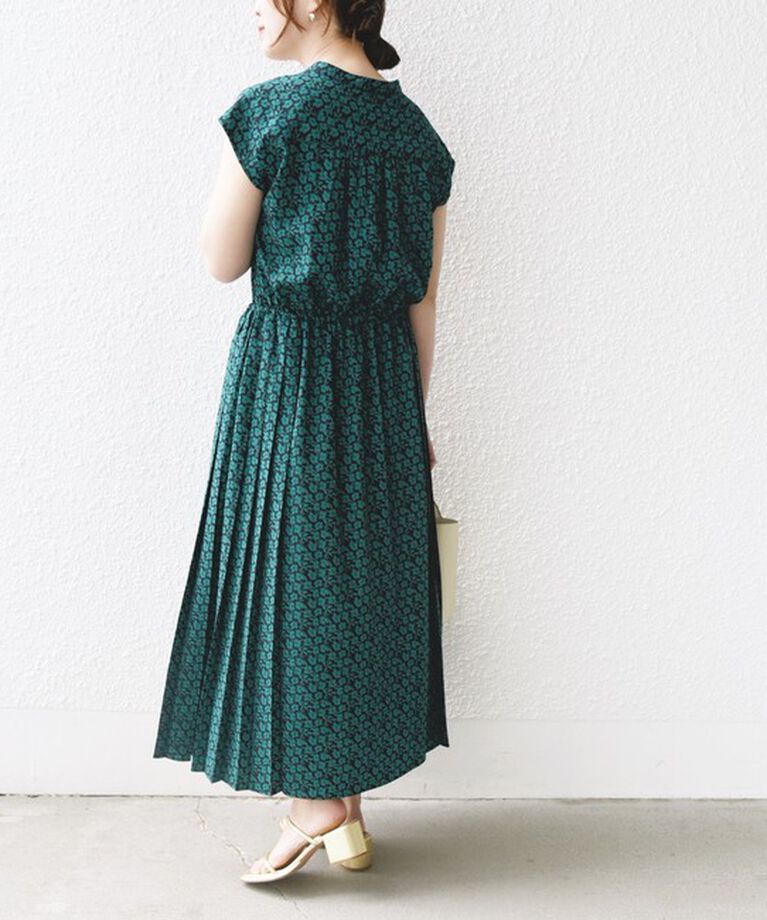SHIPS for women「【WEB限定】〈洗濯機可能〉ドット 花柄 サイド プリーツ フレンチスリーブ ワンピース」|ワンピース|
