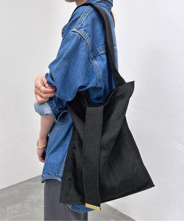 SLOBE IENA「《WEB限定/追加予約》ITTI/イッチ SLOBE別注 TOTE M」|トートバッグ|ブラック