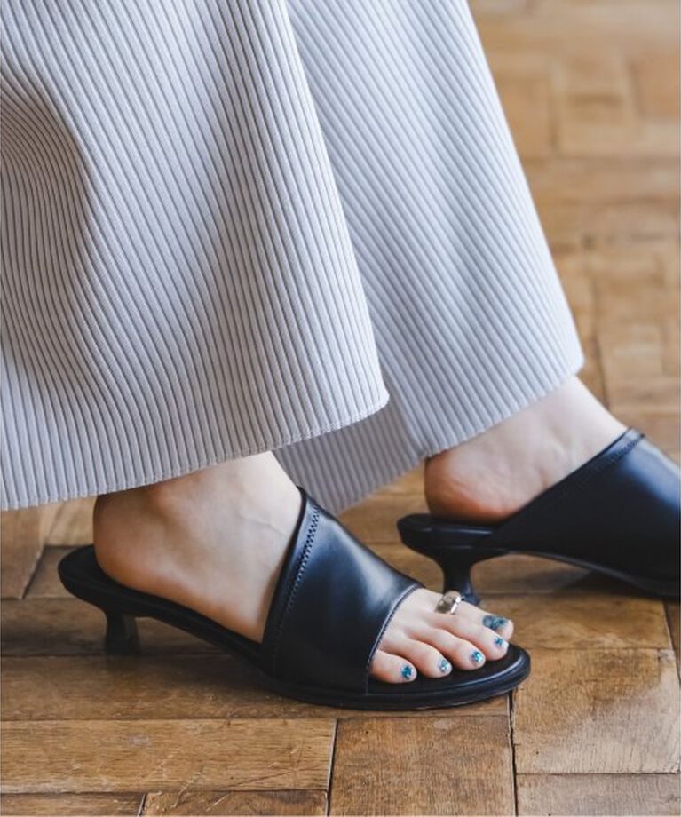 NOBLE「《WEB限定追加予約2》LE VERNIS/ルベルニ Toe ring sandals」|サンダル|