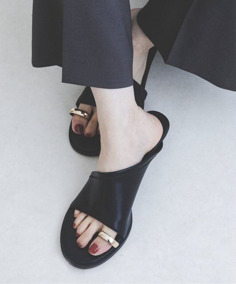 NOBLE「《WEB限定追加予約2》LE VERNIS/ルベルニ Toe ring sandals」|サンダル|