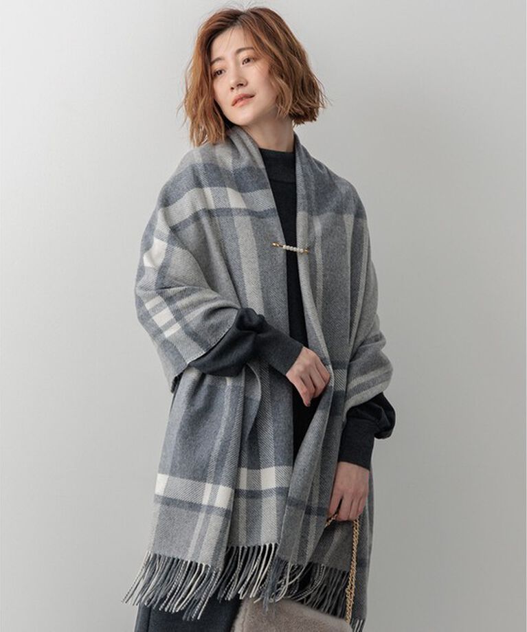 23区「【杏さん着用/CLASSY.2月号掲載】カシミヤ チェック ストール」|ストール|グレー系