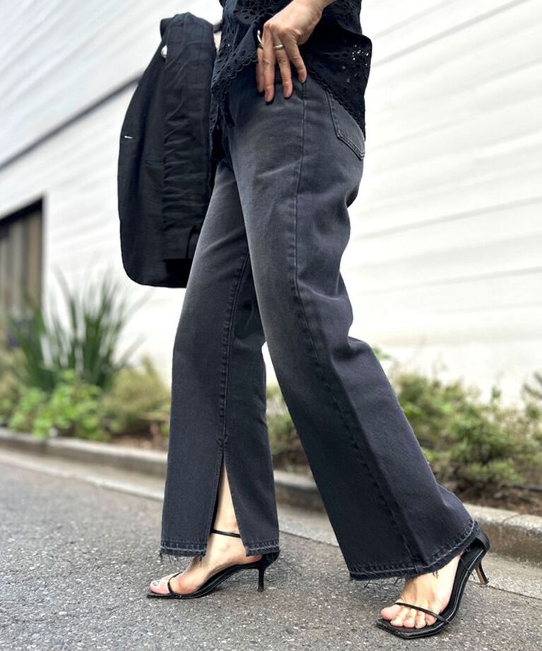 Rie Miller「＜飯豊まりえさん着用＞【RM denim】スリットフレアハイウエストデニム」|デニム|チャコールグレー