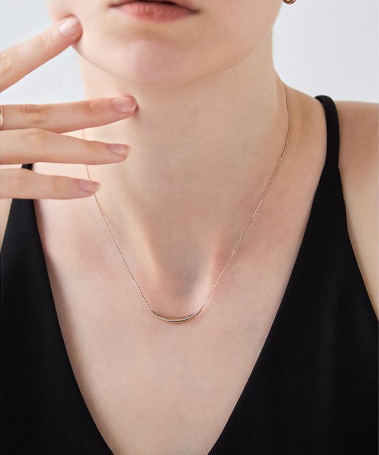 ete「[ONLINE Limited] クレセントムーン ネックレス」|ネックレス|