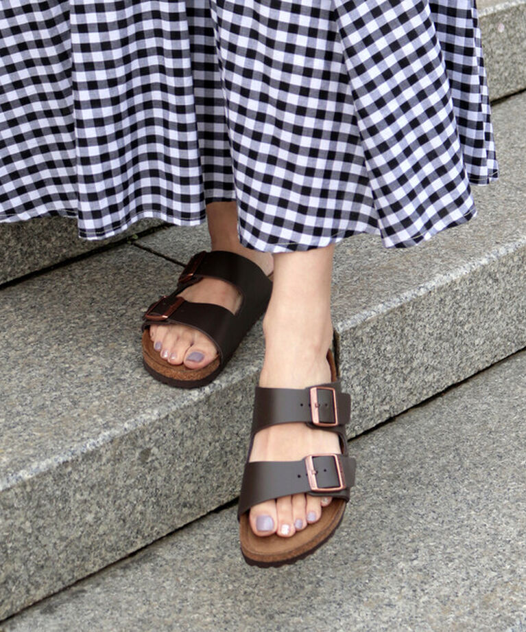 BIRKENSTOCK「【ビルケンシュトック】アリゾナ/ダークブラウン ナチュラルレザー/サンダル メンズ レディース」|サンダル|