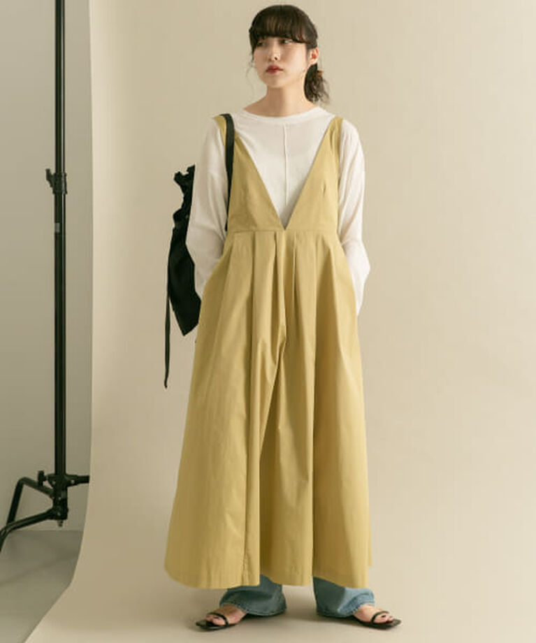  「KBF 『2サイズ展開』ディープネックジャンパースカート」|ワンピース|BEIGE