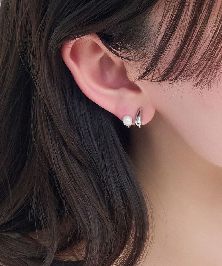 Phoebe「【痛くないシリーズ金属アレルギー対応】ダブルメタルパールフロートライトフィットイヤリング　シルバー」|イヤリング|