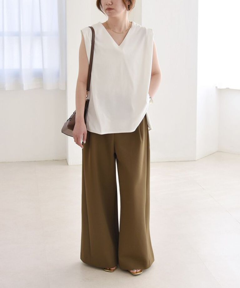 quaranciel「quaranciel:〈多機能/洗濯機可能〉バック ボタン Vネック ノースリーブ TEE」|Tシャツ・カットソー|