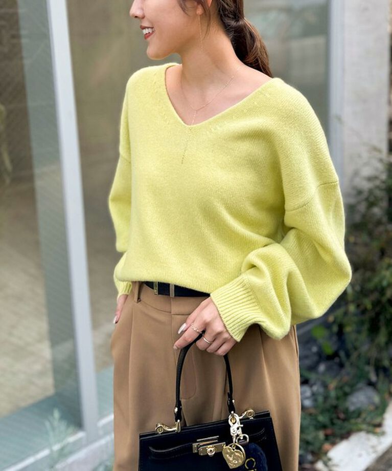 NOLLEY'S「ロゴ刺繍入りVネックプルオーバーニット」|ニット・セーター|イエロー
