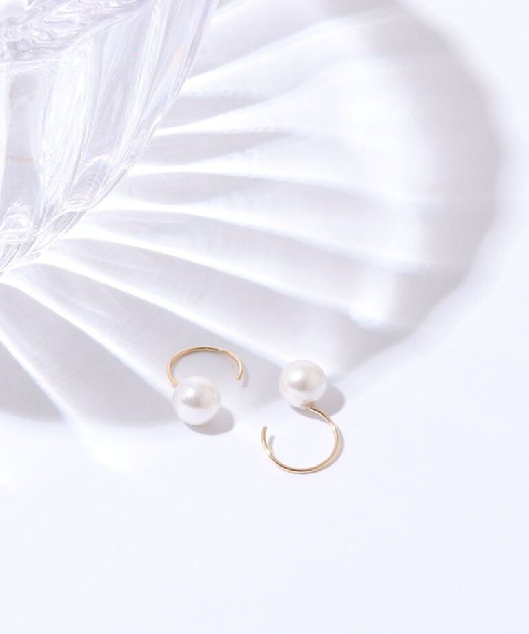 grace grace「【grace grace/グラスグラス】シェルパールフックピアス」|ピアス|オフホワイト