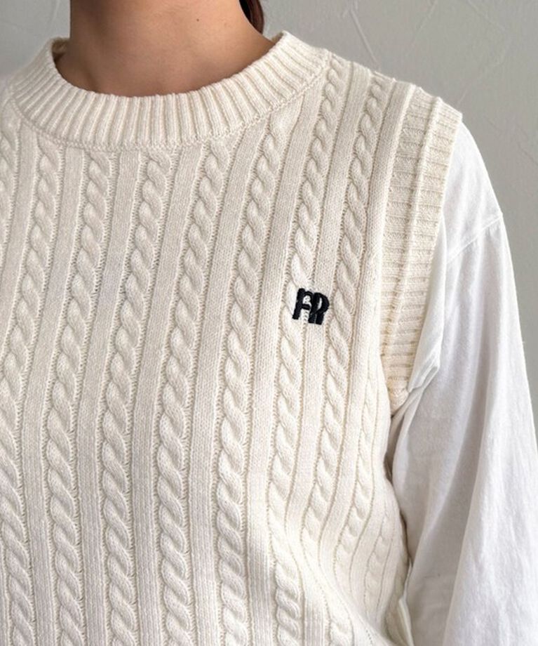 fredy emue「FR刺繍ケーブル柄ニットベスト」|ベスト・ジレ|