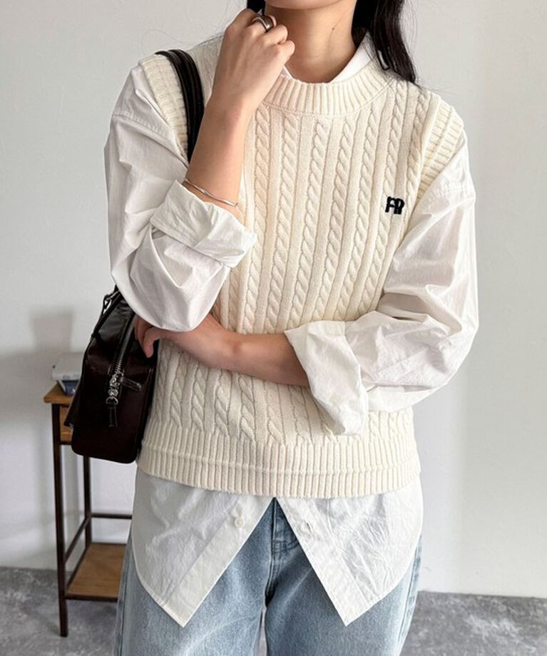 fredy emue「FR刺繍ケーブル柄ニットベスト」|ベスト・ジレ|