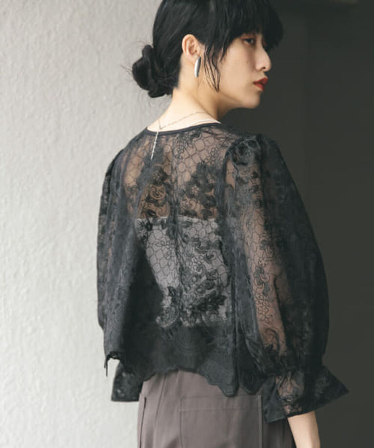  「KBF オーガンジー刺繍クロップドブラウス」|シャツ・ブラウス|