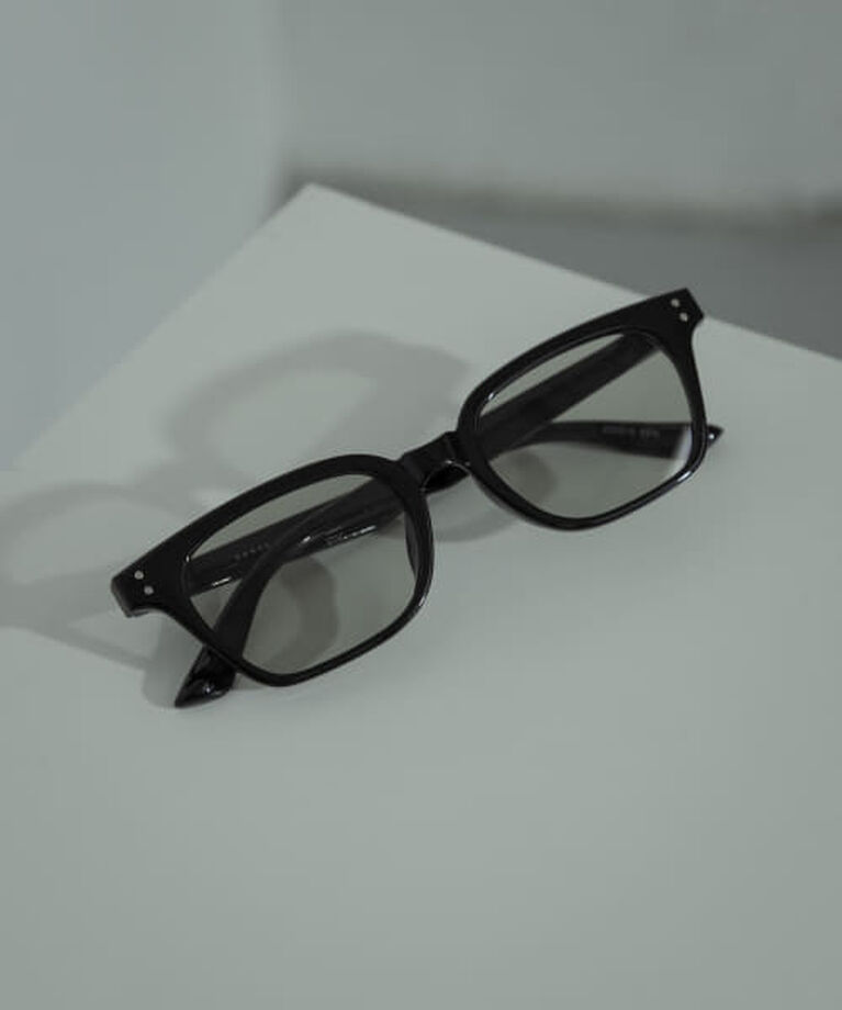 SENSE OF PLACE by URBAN RESEARCH「SENSE OF PLACE スクエアフラットレンズサングラス」|メガネ|BLK×L.SMK