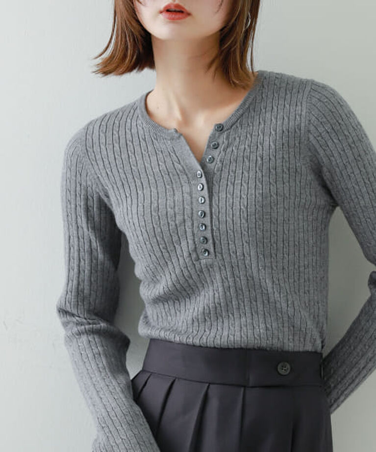 SENSE OF PLACE by URBAN RESEARCH「SENSE OF PLACE 『WEB/一部店舗限定カラー』ヘンリーネックミニケーブルセーター」|ニット・セーター|GRAY