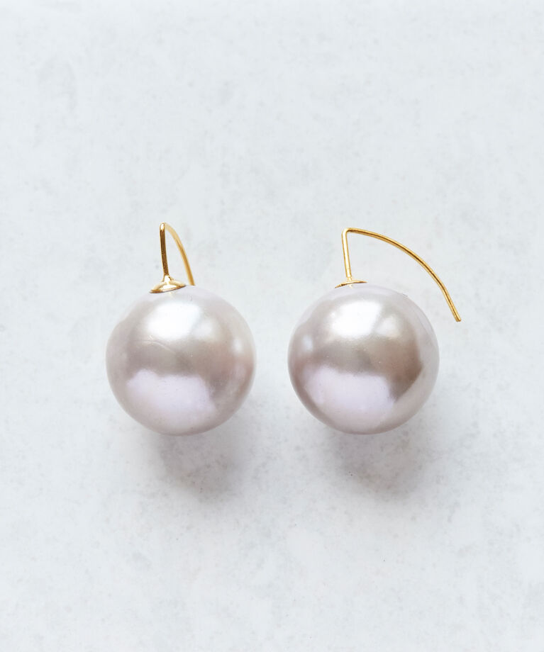 Phoebe「ビッグパールフックピアス グレー」|ピアス|