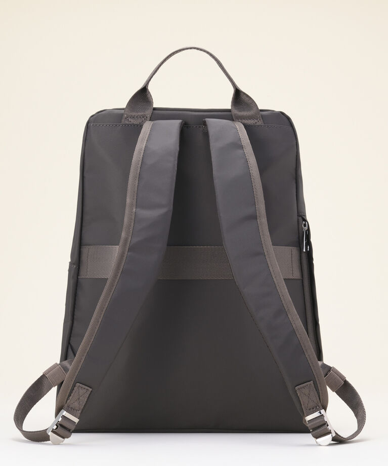 W&.Day/Night「W&.Day/Night ピサラ スリムリュック A4ジャストサイズ 11.0インチタブレット収納 15291」|リュック|