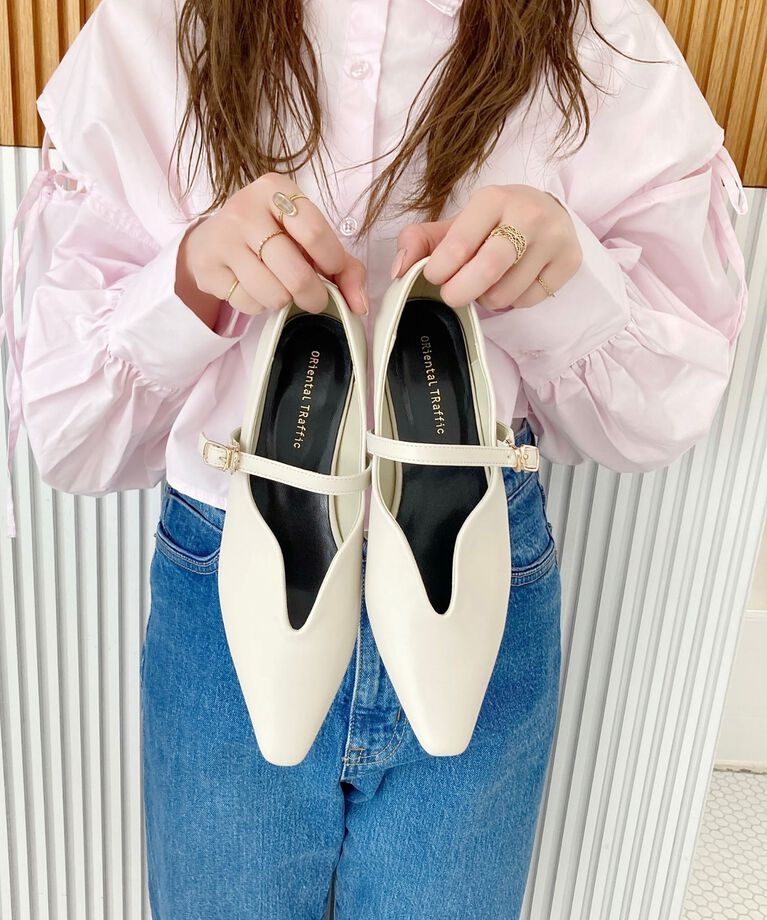 ORiental TRaffic「【WEB限定】ベルトデザインフラットパンプス/45302」|パンプス|WHITE