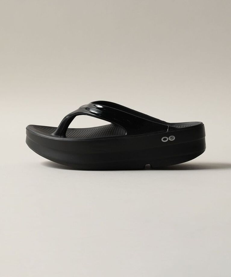 ODETTE E ODILE「＜OOFOS＞Oomega」|サンダル|BLACK