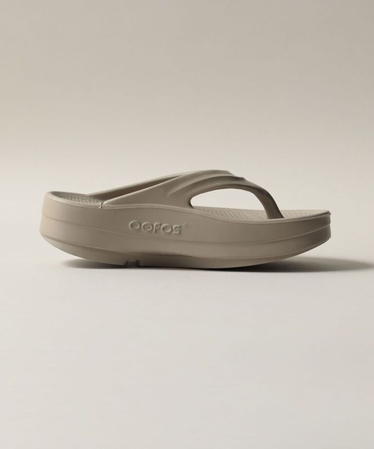 ODETTE E ODILE「＜OOFOS＞Oomega」|サンダル|