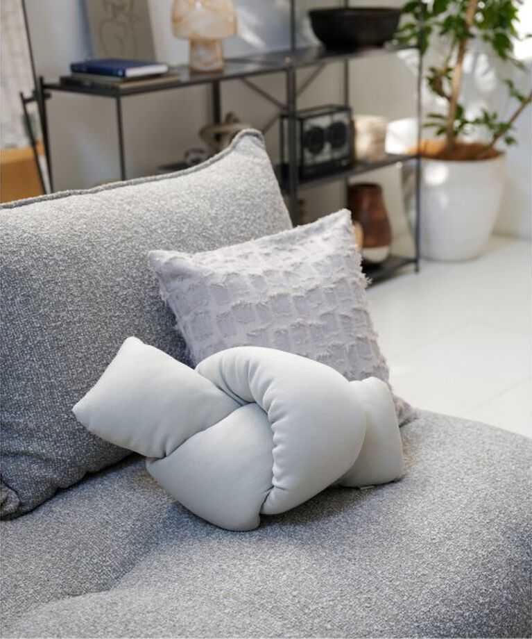 journal standard Furniture「TWIST CUSHION　クッション」|クッション・クッションカバー|グレー