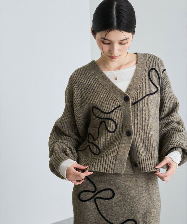 VIS「【WEB/一部店舗限定】リボンコード刺繍Vネックカーディガン【セットアップ対応】」|カーディガン|