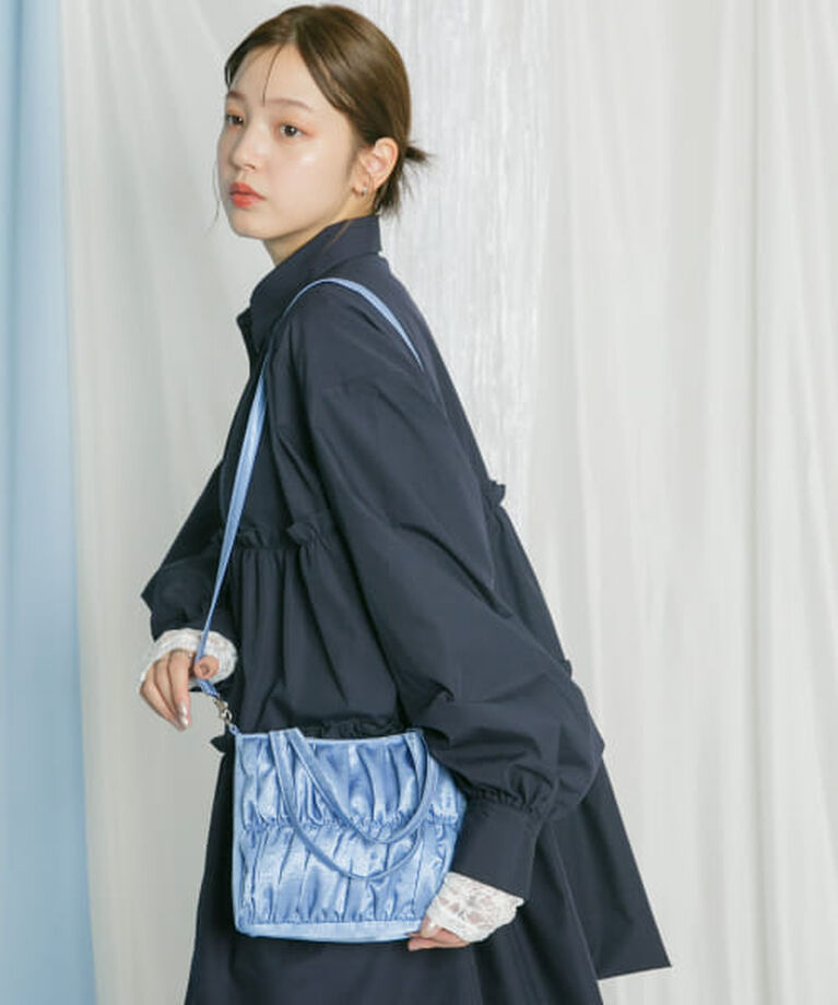  「KBF サテンギャザーハンドBAG」|ハンドバッグ|