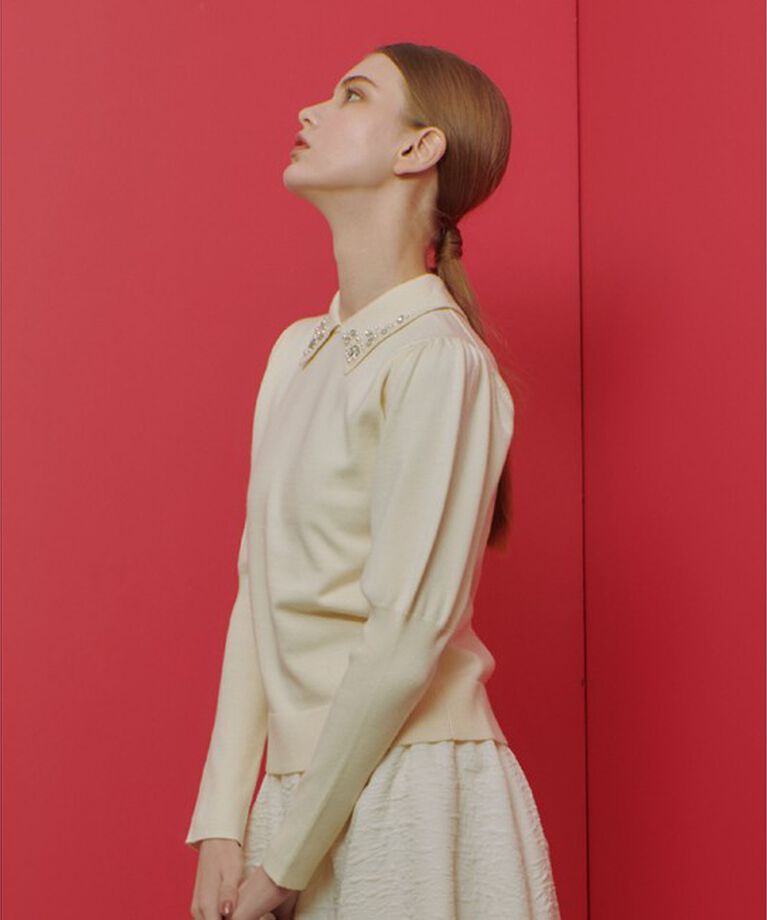 LOULOU WILLOUGHBY「【LOULOU WILLOUGHBY】衿ビジューパフスリーブプルオーバー」|ニット・セーター|