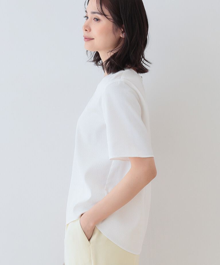 INDIVI「春SALE！【洗える／凹凸素材】シンプルVネックブラウス」|シャツ・ブラウス|