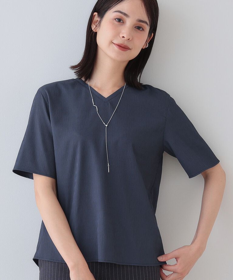 INDIVI「春SALE！【洗える／凹凸素材】シンプルVネックブラウス」|シャツ・ブラウス|チャコールグレー(6
