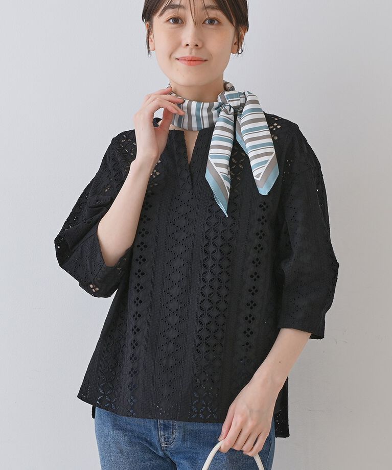 INDIVI「【刺繍／レース】スラッシュネックブラウス」|シャツ・ブラウス|ブラック(019)