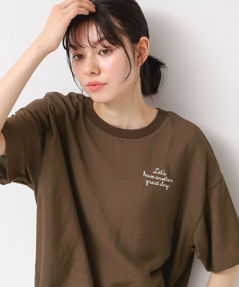 Dessin「【洗える・4サイズ展開】ロゴ入りブラウス（XS～L）」|シャツ・ブラウス|ブラウン(043)