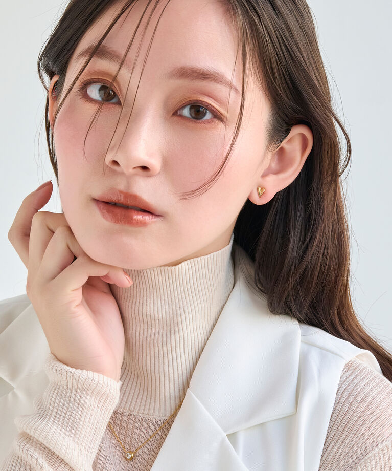 Phoebe「【金属アレルギー対応】ハートリーフセラミックピアス　ゴールド」|ピアス|
