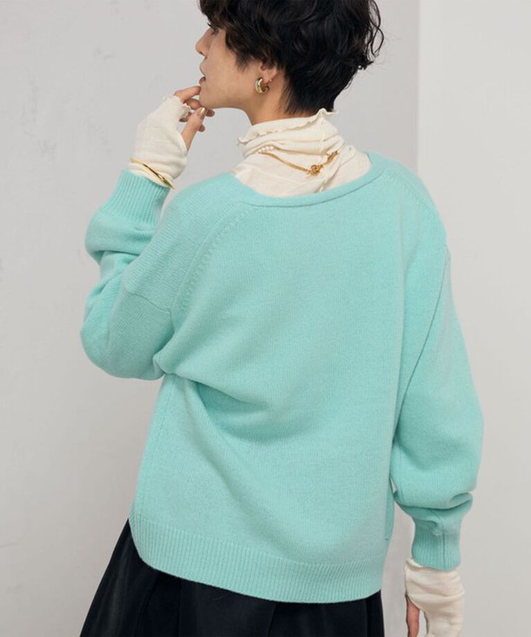 NOLLEY'S「ロゴ刺繍入りVネックプルオーバーニット」|ニット・セーター|