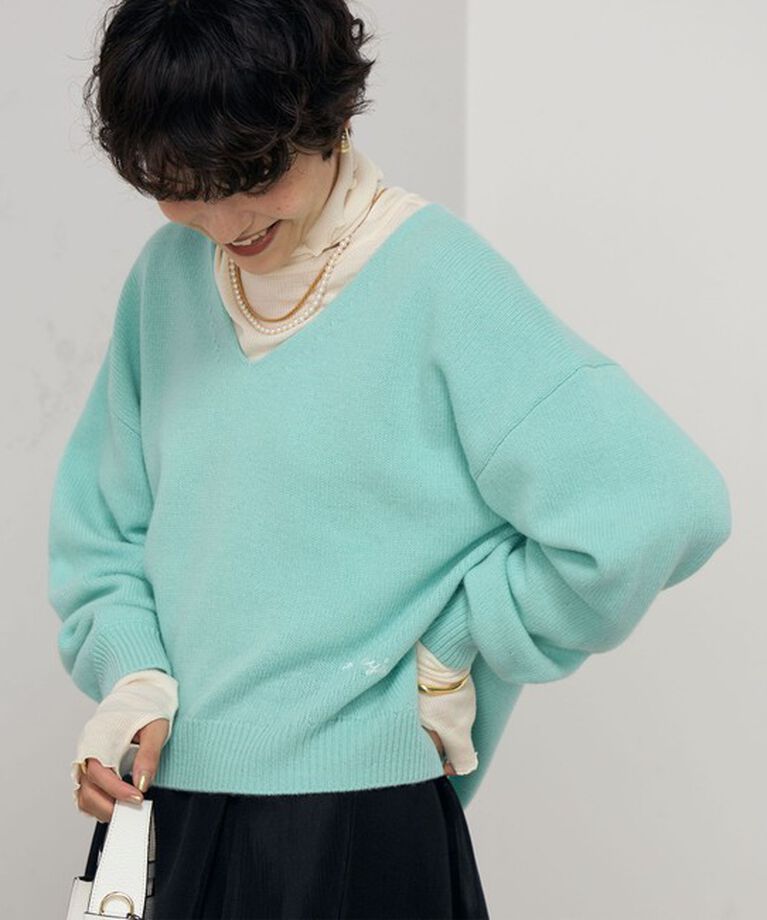 NOLLEY'S「ロゴ刺繍入りVネックプルオーバーニット」|ニット・セーター|