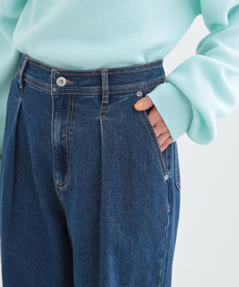 SHOO･LA･RUE「後ろウエストゴムが楽 大人のタックワイド デニムパンツ」|デニム|