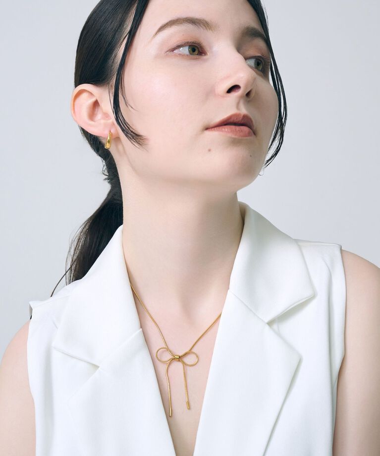 Phoebe「【金属アレルギー対応】スウェイリボンチェーンネックレス　ゴールド/サージカルステンレス」|ネックレス|