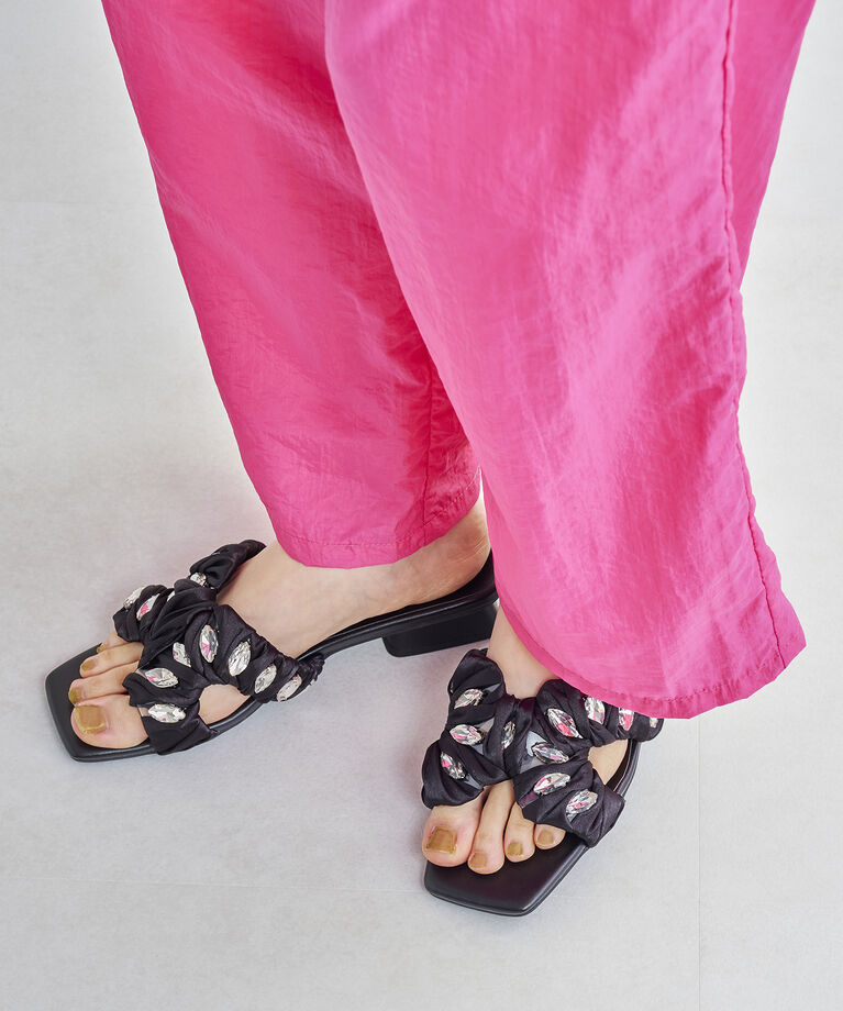 ORiental TRaffic「ビジューサテンベルトサンダル/41245」|サンダル|BLACK
