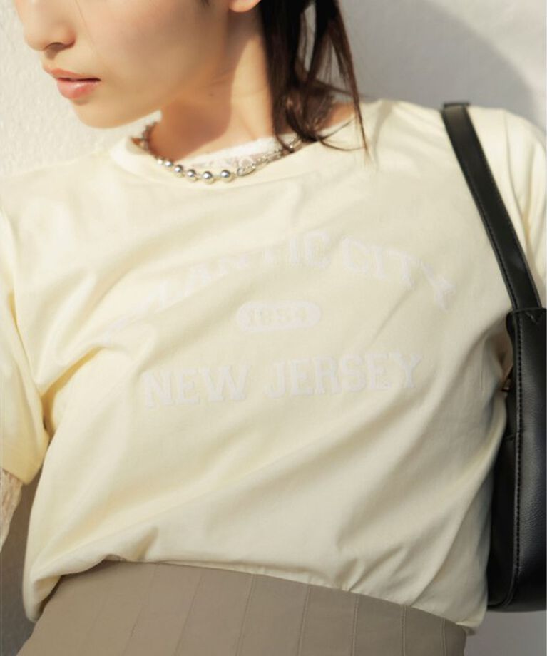 VIS「コンパクトフロッキープリントロゴTシャツ」|Tシャツ・カットソー|