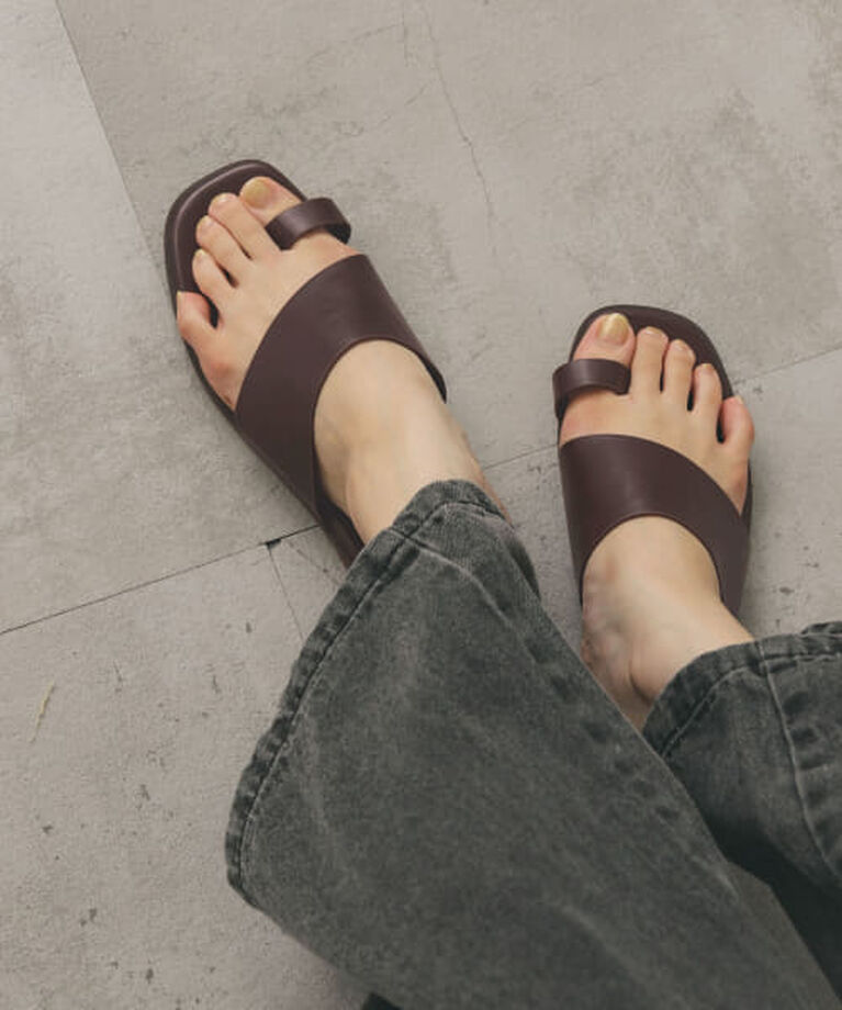  「KBF シティトングサンダル」|サンダル|BURGUNDY