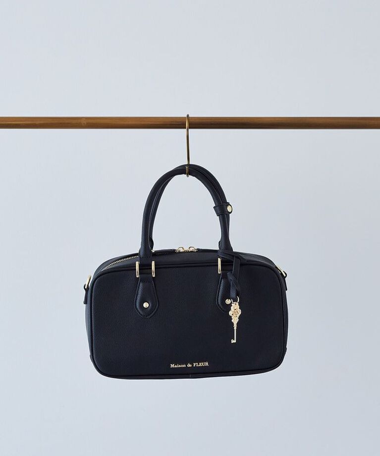 Maison de FLEUR「キーチャームボストンバッグ」|ハンドバッグ|ブラック