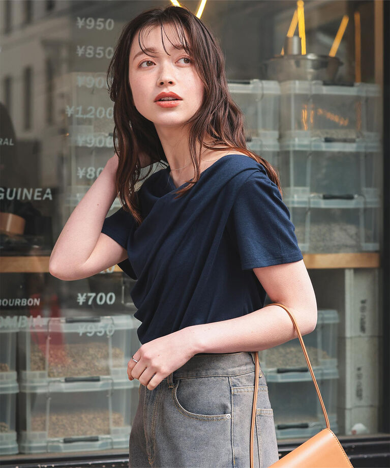 titivate「オフショルダーハーフスリーブTシャツ」|Tシャツ・カットソー|