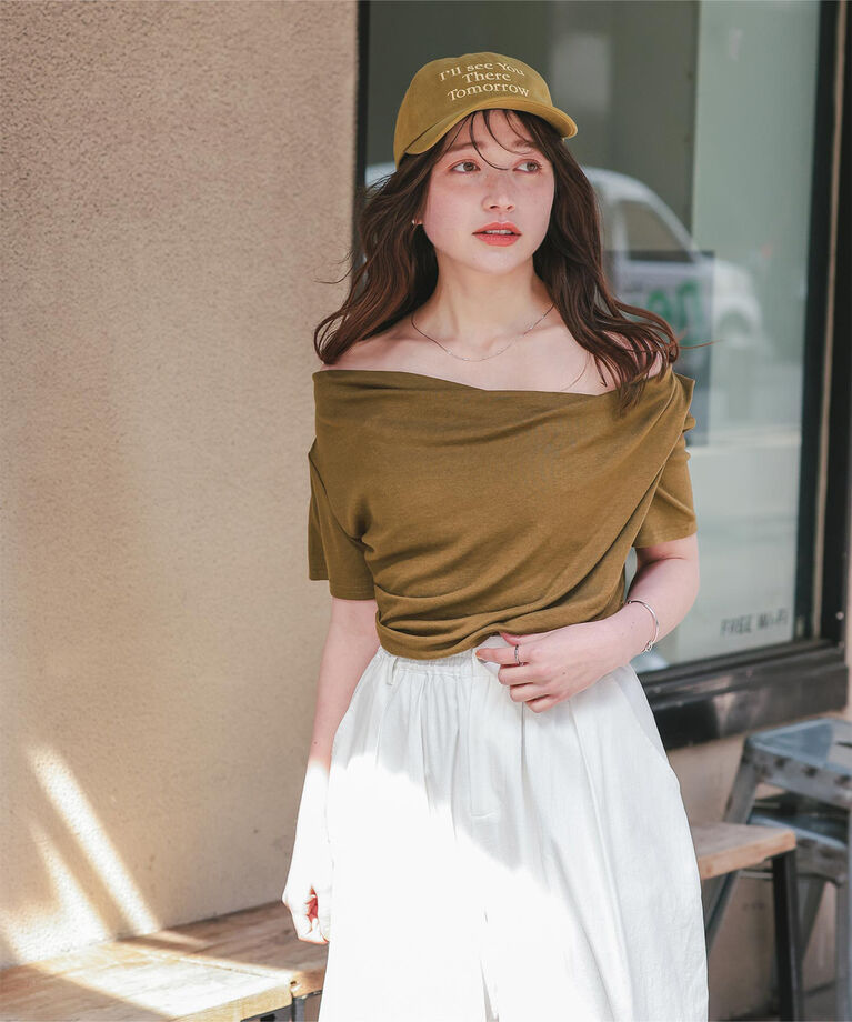 titivate「オフショルダーハーフスリーブTシャツ」|Tシャツ・カットソー|