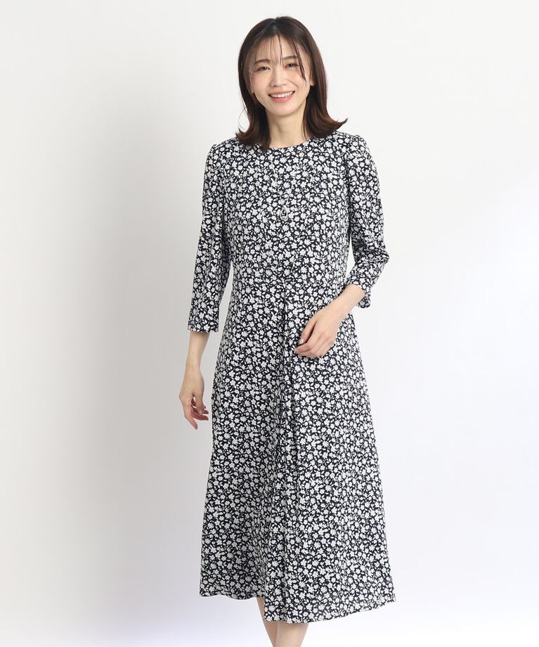 Reflect「【SALE/WEB限定カラーあり／マシンウォッシュ可能】小花柄フィット＆フレアワンピース」|ワンピース|ﾈｲﾋﾞｰ(194)